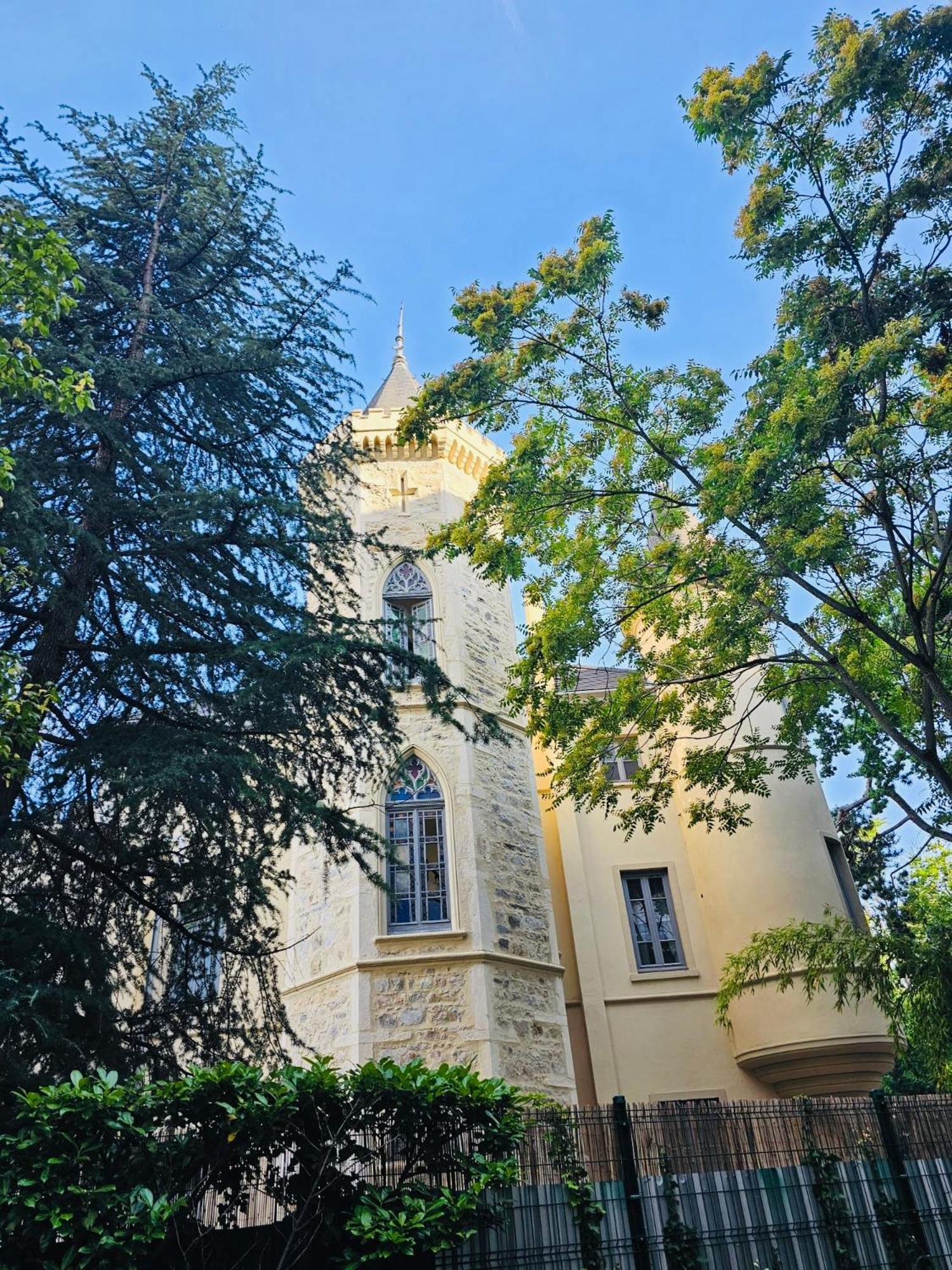 Chateau Grandclement Lyon Villeurbanne Niveau Rdc - Tresor Cache En Ville Avec Vue Piscine Et Parc Extérieur photo